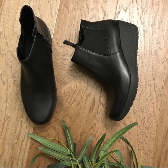 easy spirit leather booties